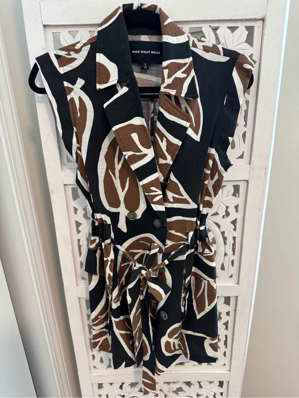 Like New Who What Wear Woodcut Leaf Print Jacket